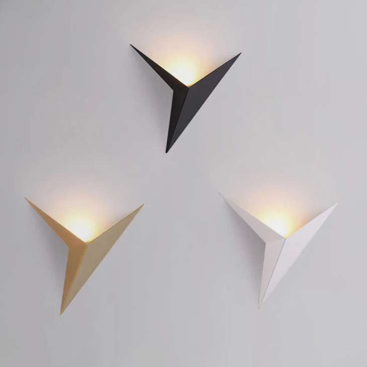 Applique Murale Scandinave Triangle Inversé